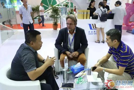 引領(lǐng)防水智造 卓寶亮相第十四屆中國國際防水展