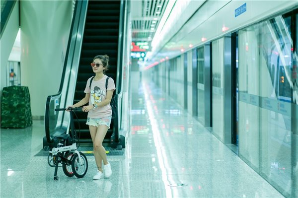 創(chuàng)意R4折疊助力自行車亮相APEC技展會(huì)(圖4) 騎達(dá)新秀——R4折疊助力自行車亮相APEC技展會(huì),攻占創(chuàng)意出行國際市場