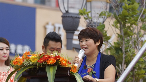 第二屆中韓自貿(mào)韓國(guó)商品展(圖1) 第二屆中韓自貿(mào)韓國(guó)商品展開(kāi)幕 萬(wàn)余商品“放價(jià)”