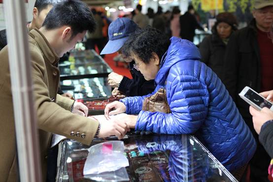 第六屆山東文博會 珠寶玉石展區有亮點(圖3) 第六屆山東文博會 珠寶玉石展區有亮點(圖3)