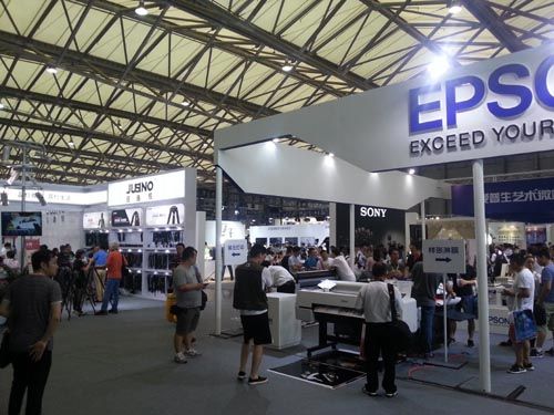 國(guó)際攝影器材展等三展聯(lián)動(dòng) 爭(zhēng)妍新國(guó)際博覽中心(圖1)