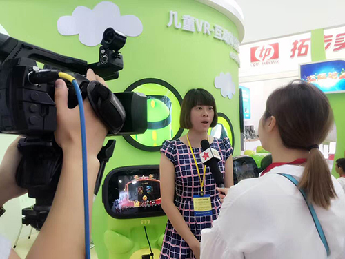 VR推商華南主管率考察團現身深圳虛擬現實展(圖2) VR推商華南主管率考察團現身深圳虛擬現實展(圖2)