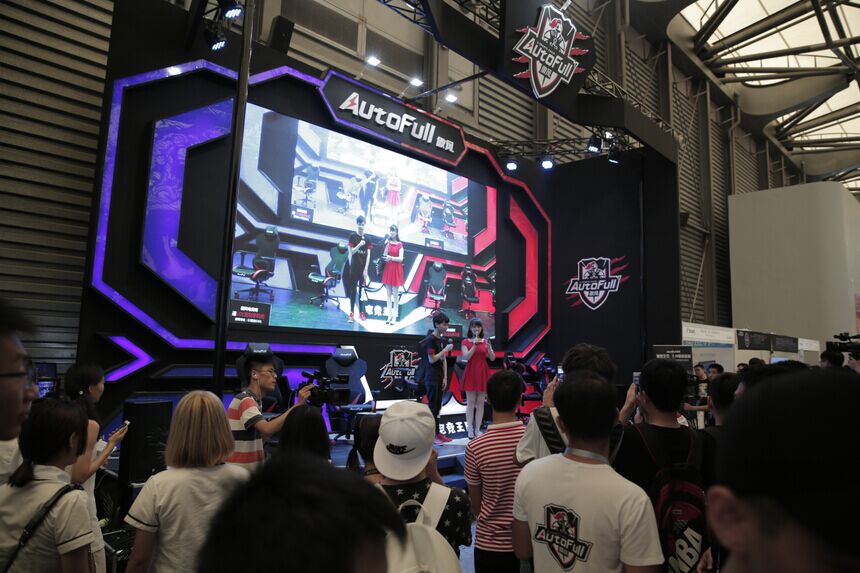 AutoFull傲風電競椅,2016China Joy展上大放異彩(圖1) AutoFull傲風首創網布靠背電競椅,2016China Joy展上大放異彩!
