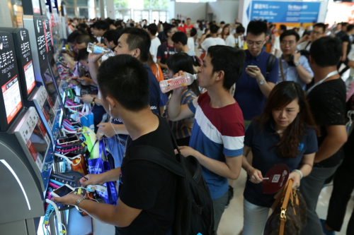 暢充科技借充電便民服務(wù)成2016CJ展黑馬(圖3) 暢充科技借充電便民服務(wù)成2016CJ展黑馬(圖3)