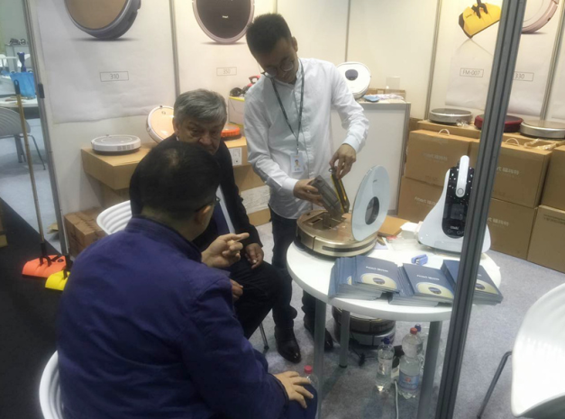 ?，斕貦C器人，閃耀2016德國漢堡國際展覽中心(圖2)