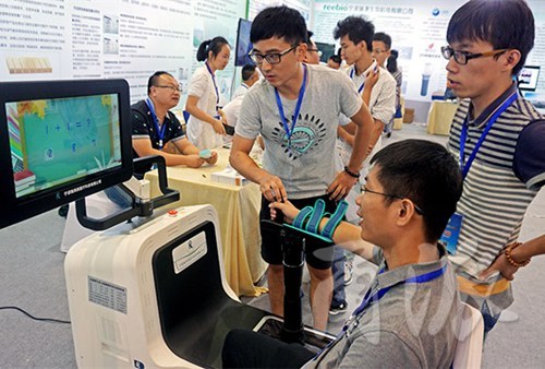 多功能育嬰箱、管道機器人…快來會展中心看高科“尖貨”