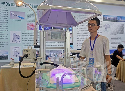 多功能育嬰箱、管道機器人…快來會展中心看高科“尖貨”