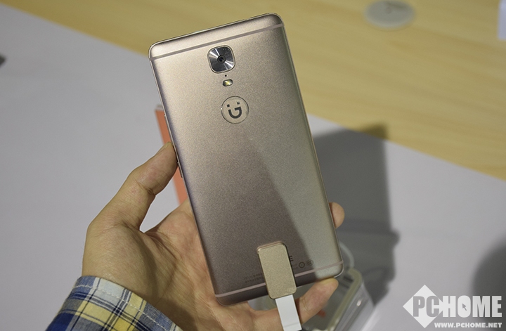 金立亮相2016信息通信展會(huì) 獲高度贊揚(yáng)