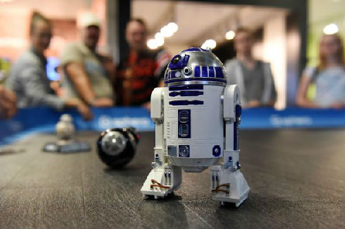 中國機(jī)器人閃亮柏林電子展 參與全球競爭(圖1)